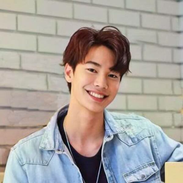MsLatté’s Daebak Cybercafé (Kdrama addicts #47: Lee Min-Ho’s a no-show, Kim Soo-Hyun cried himself into a dry husk and a sweet mobster sausage supremo is currently charming the noonas. We continue our ongoing mission to spread Kdrama joy. 😘