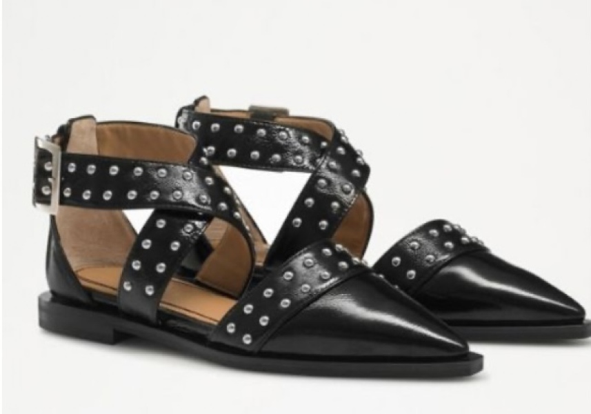 What’s this shoe trend? Medieval jester?