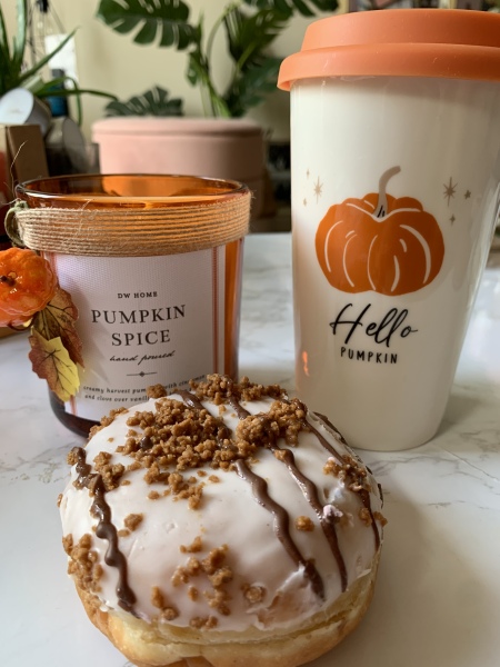 What date do you decorate for autumn?