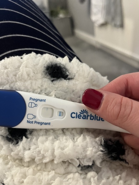 Weird half line on clear blue test