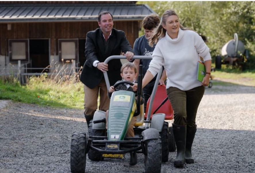 Royal Style: monkey nuts or emeralds? The discussion continues...