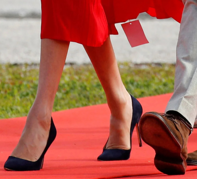 Duke of Sussex  : "potentially initiate a partial return to the royal fold"