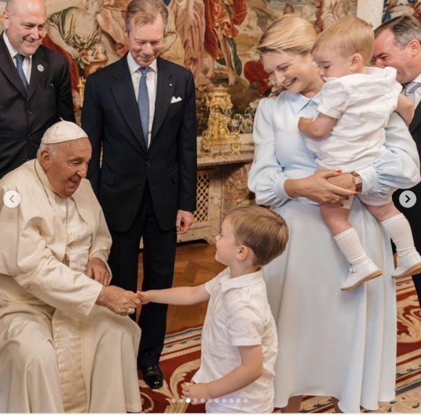 Royal Style: monkey nuts or emeralds? The discussion continues...