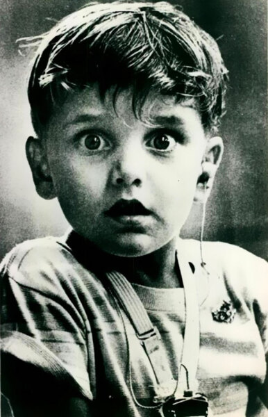 Most powerful images in history [content warning: distressing images]