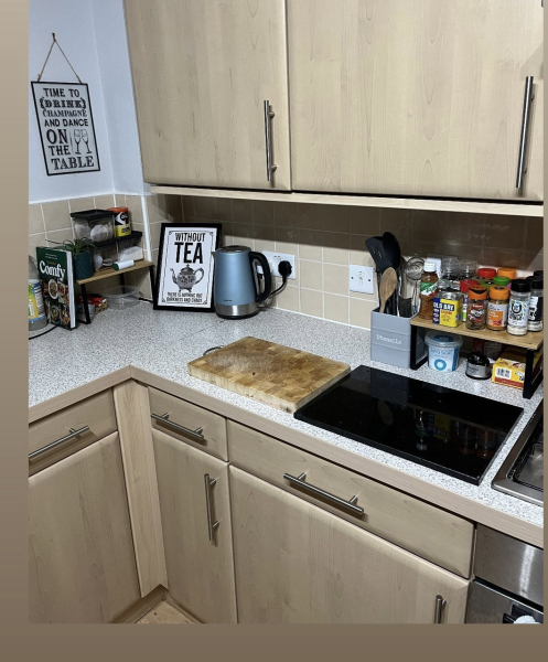 Aibu to want to replace this kitchen now