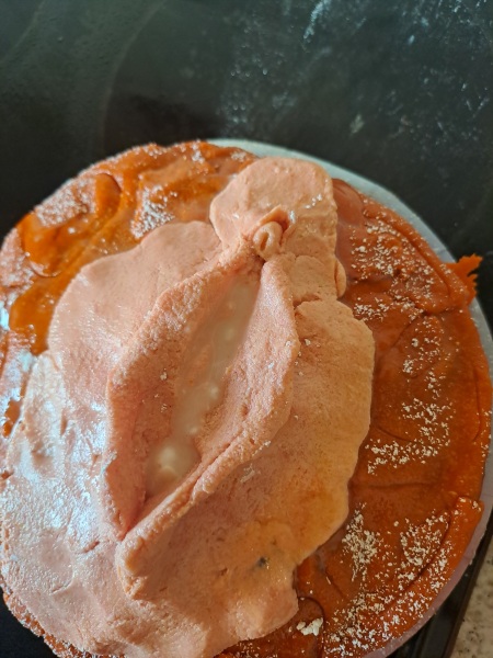 How can I make this 'Bulge Cake' look more realistic?