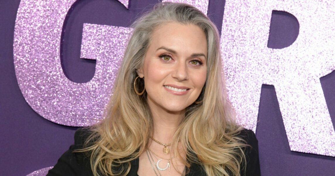 I stopped dyeing my hair in 2021… but it makes me utterly miserable. Should I stick it out or dye it again?