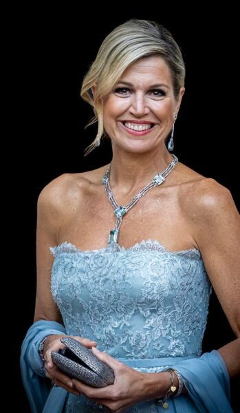 Royal Style: monkey nuts or emeralds? The discussion continues...