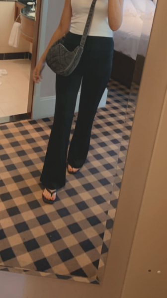 Wide leg jeans ,these look awful don't they ?