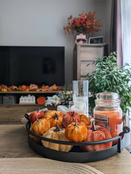 What date do you decorate for autumn?