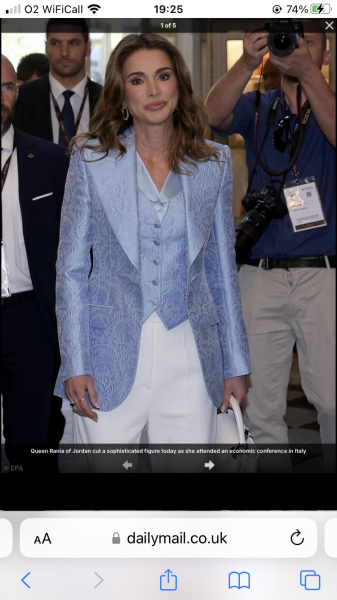 Royal Style: monkey nuts or emeralds? The discussion continues...