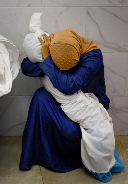 Most powerful images in history [content warning: distressing images]