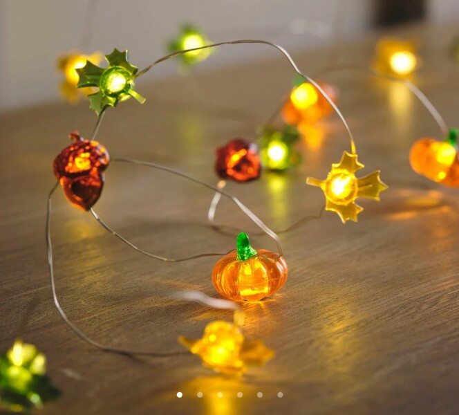 To hate seasonal decor