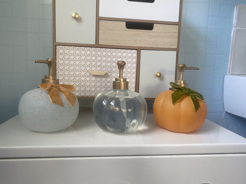 What date do you decorate for autumn?