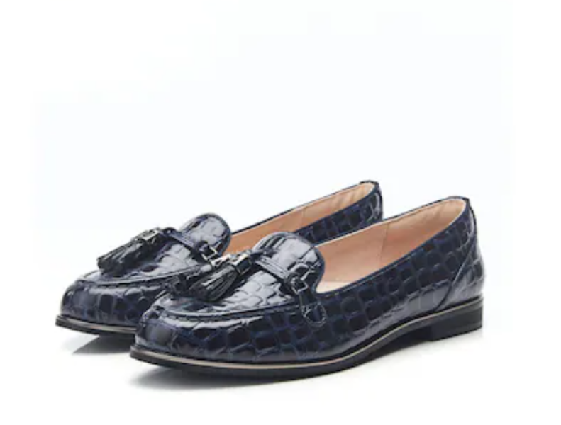 What shoes with a trousers suit?