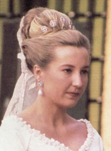 Royal Style: Diamonds are a Queen's best friend..