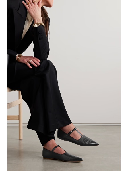 What’s this shoe trend? Medieval jester?