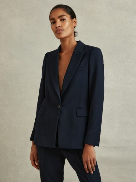 Confident conference wear for menopausal woman?