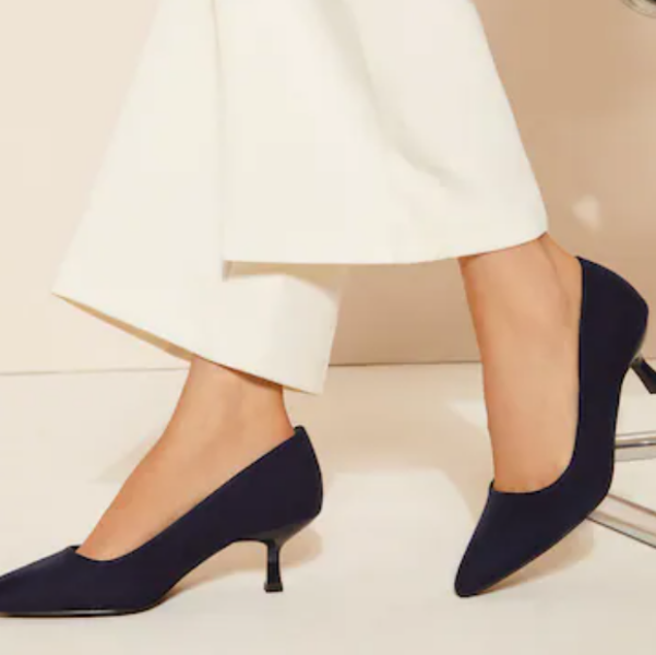 What shoes with a trousers suit?