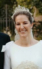 Royal Style: Diamonds are a Queen's best friend..