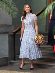 Royal Style: Diamonds are a Queen's best friend..