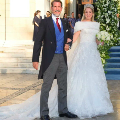 Royal Style: monkey nuts or emeralds? The discussion continues...