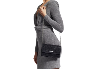 Is it old fashioned to match bag and shoes?