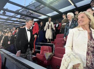 Royal Style: monkey nuts or emeralds? The discussion continues...