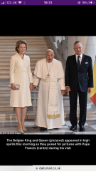 Royal Style: monkey nuts or emeralds? The discussion continues...