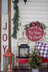 Outdoor Christmas decorations - not lights or wreaths