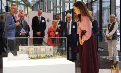 Royal Style: monkey nuts or emeralds? The discussion continues...