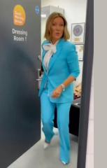 Please assure me that this 'look' isn't back on trend...