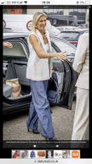 Royal Style: Diamonds are a Queen's best friend..