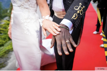 Royal Style: Diamonds are a Queen's best friend..