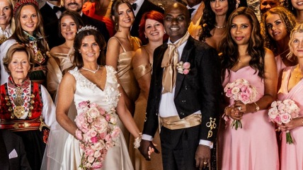 Royal Style: Diamonds are a Queen's best friend..