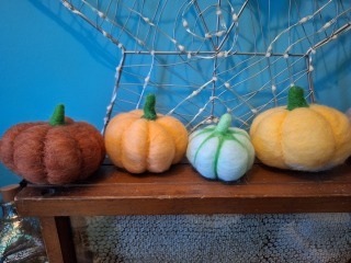 What date do you decorate for autumn?