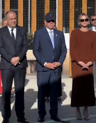 Royal Style: monkey nuts or emeralds? The discussion continues...