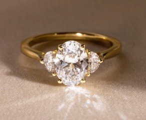 I don't like my engagement ring 😞 (pic)