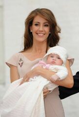 Royal Style: monkey nuts or emeralds? The discussion continues...