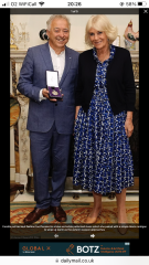 Royal Style: monkey nuts or emeralds? The discussion continues...