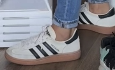 Can anyone identify these trainers for me?