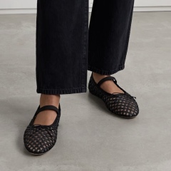 How do you make mary-jane shoes work?