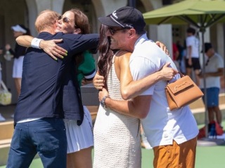 Meghan and Harry spotted out and about - ¡Viva Colombia! Edition (Part 7)