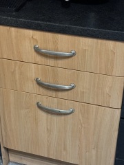 Aibu to want to replace this kitchen now