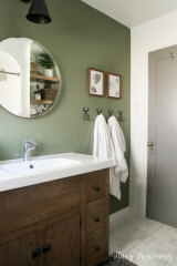 What colour to paint my bathroom (also vinyl floor suggestions please)