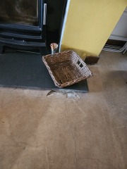 Ceiling and floor cracks