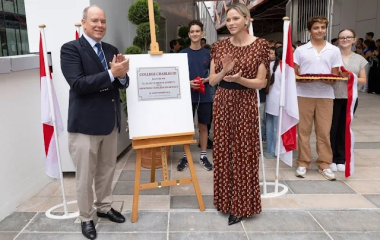 Royal Style: monkey nuts or emeralds? The discussion continues...