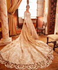 Royal Style: Diamonds are a Queen's best friend..