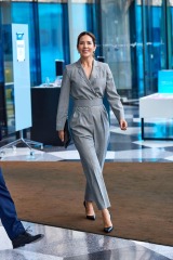 Royal Style: monkey nuts or emeralds? The discussion continues...