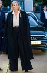 Royal Style: monkey nuts or emeralds? The discussion continues...